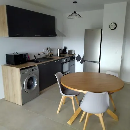 Beau T2 Neuf A 5 Min De St Florent Et De La De La Roya Apartmán